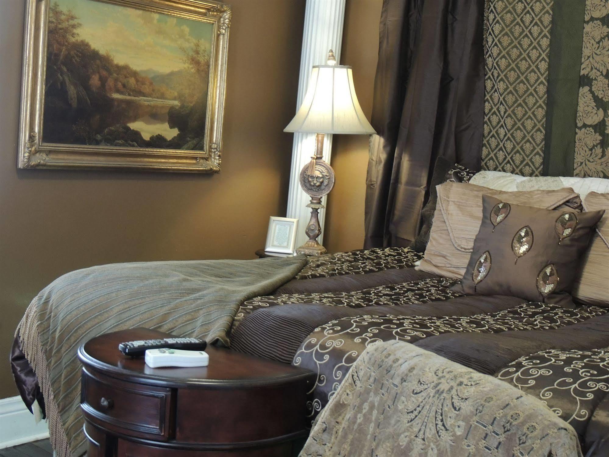 Lyons Twin Mansions Hotell Fort Scott Eksteriør bilde