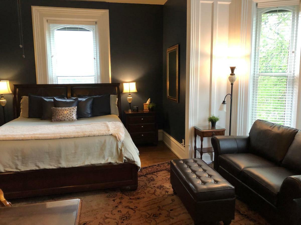 Lyons Twin Mansions Hotell Fort Scott Eksteriør bilde