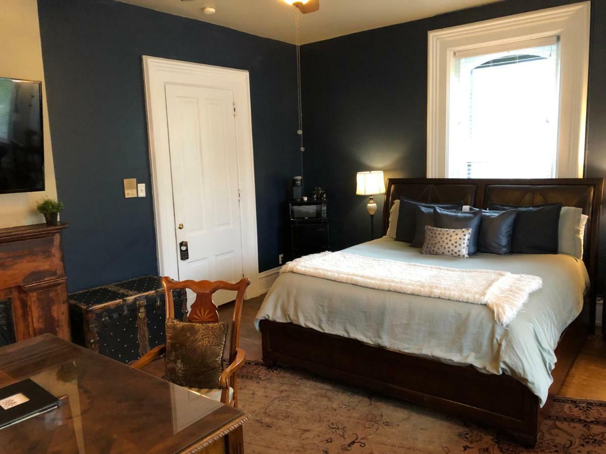 Lyons Twin Mansions Hotell Fort Scott Eksteriør bilde
