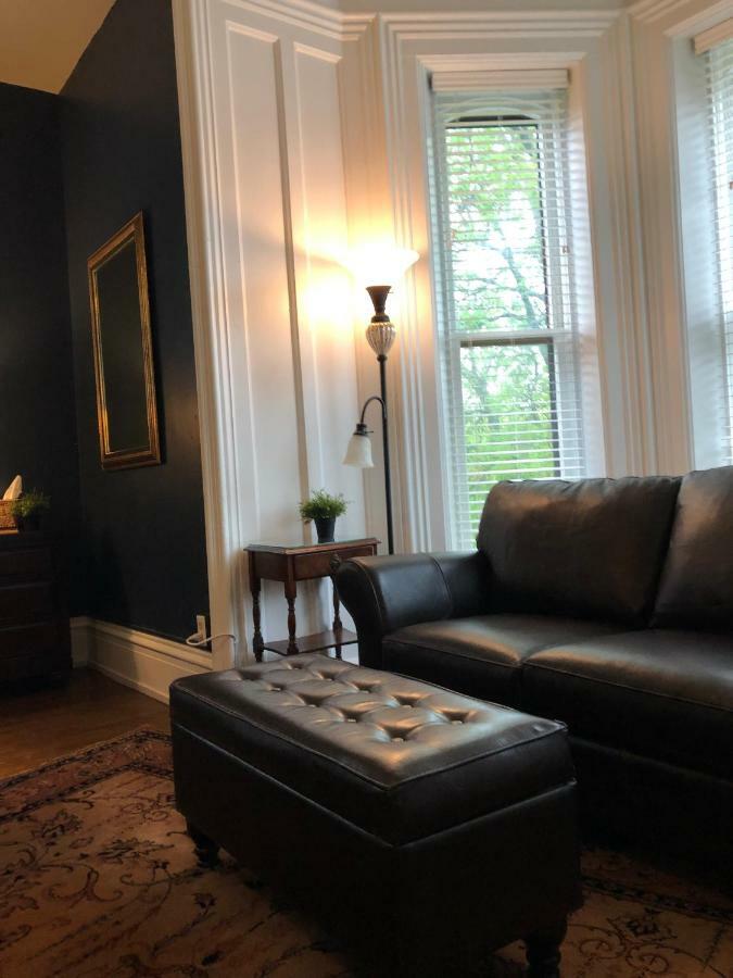 Lyons Twin Mansions Hotell Fort Scott Eksteriør bilde